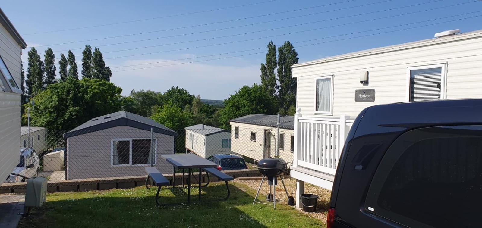 Escape City Caravan Lytchett Minster Eksteriør billede