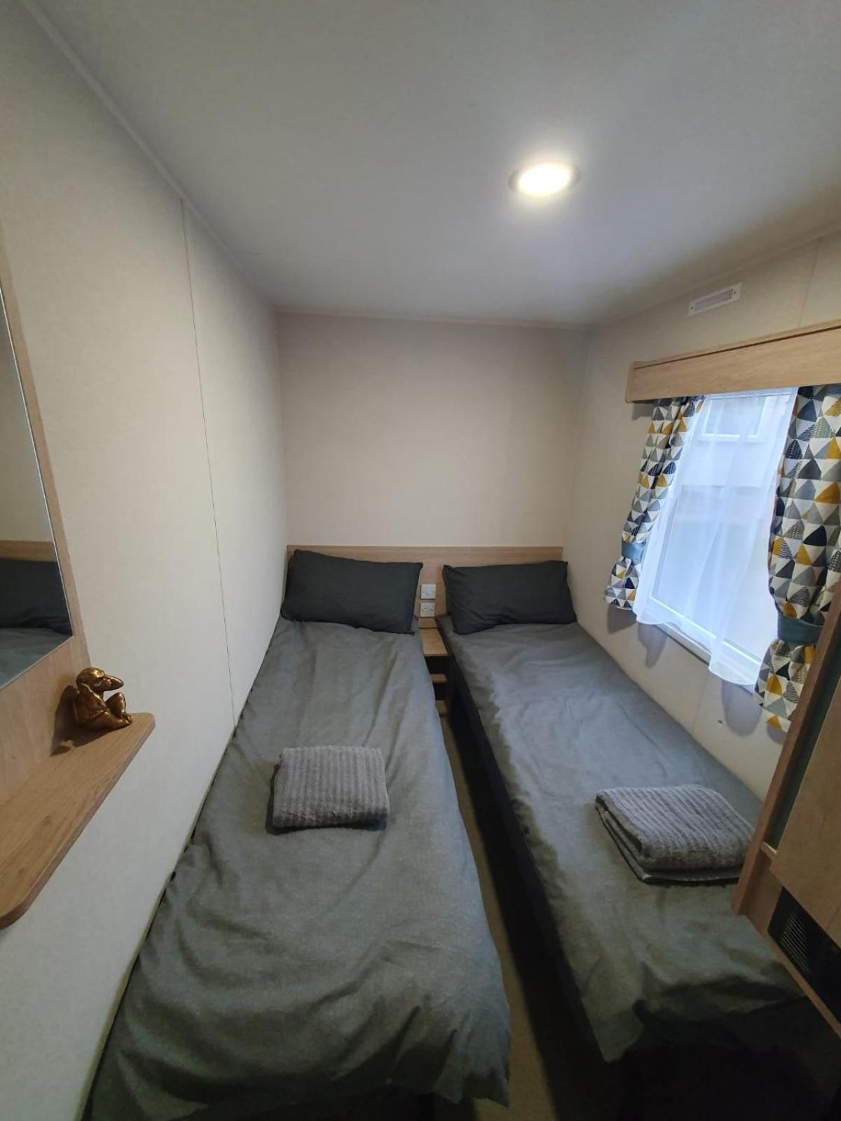 Escape City Caravan Lytchett Minster Eksteriør billede