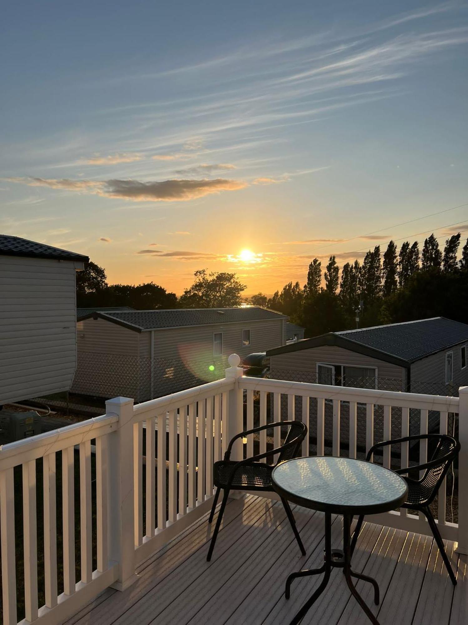 Escape City Caravan Lytchett Minster Eksteriør billede